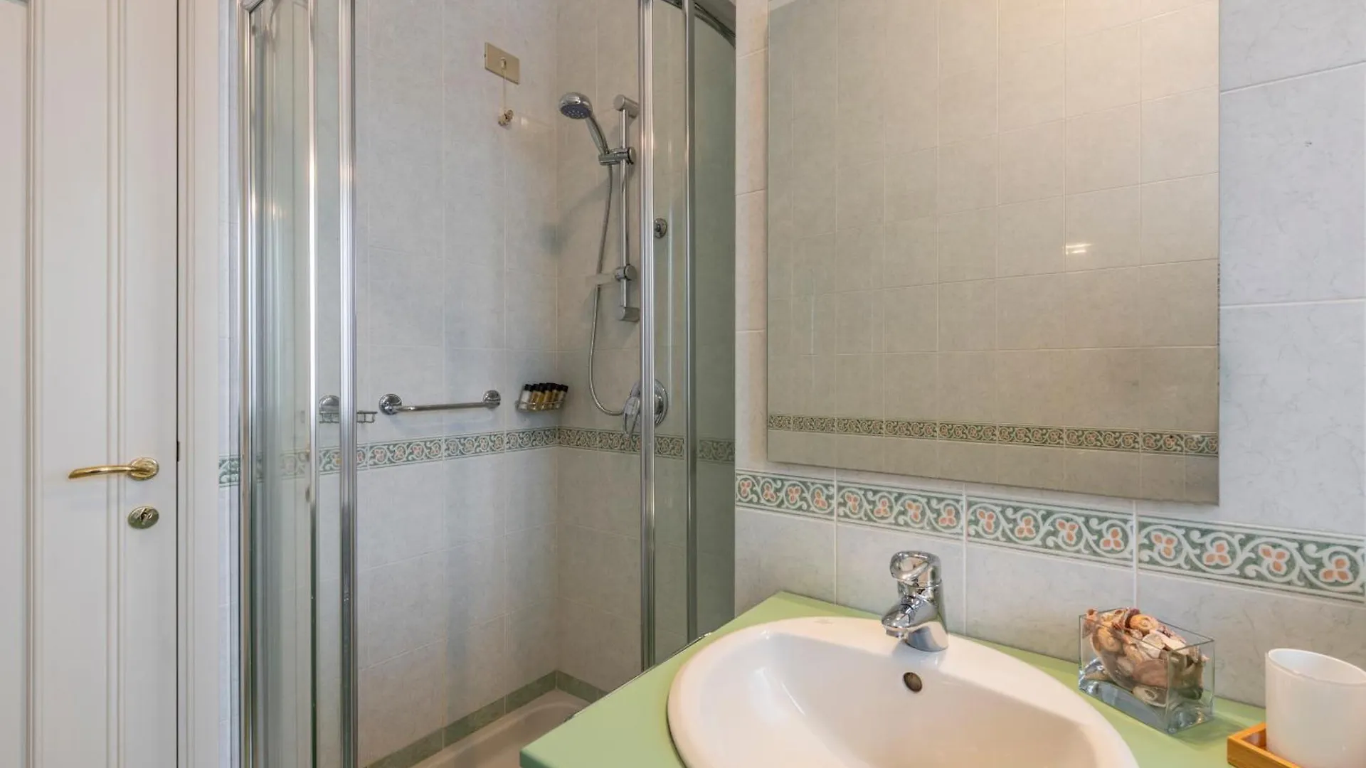 Otto Novembre, 3 Ampio Ed Elegante Con Vista Apartman Milánó